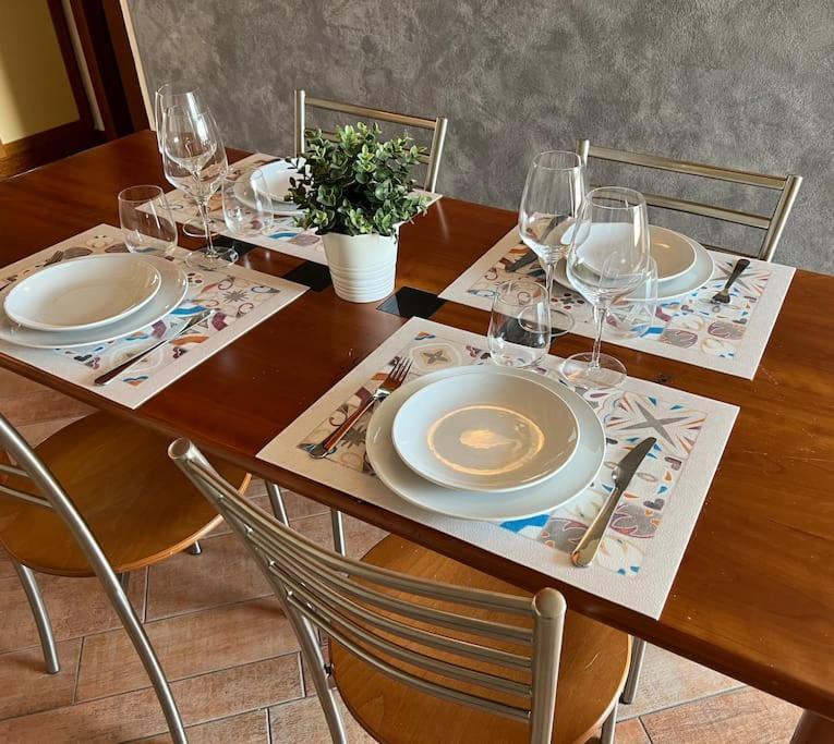 Ferienwohnung Attico In Piazza Matteotti Desenzano del Garda Exterior foto