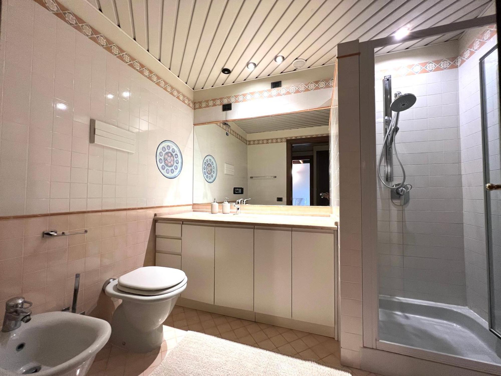 Ferienwohnung Attico In Piazza Matteotti Desenzano del Garda Exterior foto