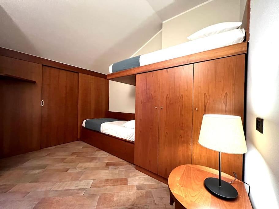 Ferienwohnung Attico In Piazza Matteotti Desenzano del Garda Exterior foto