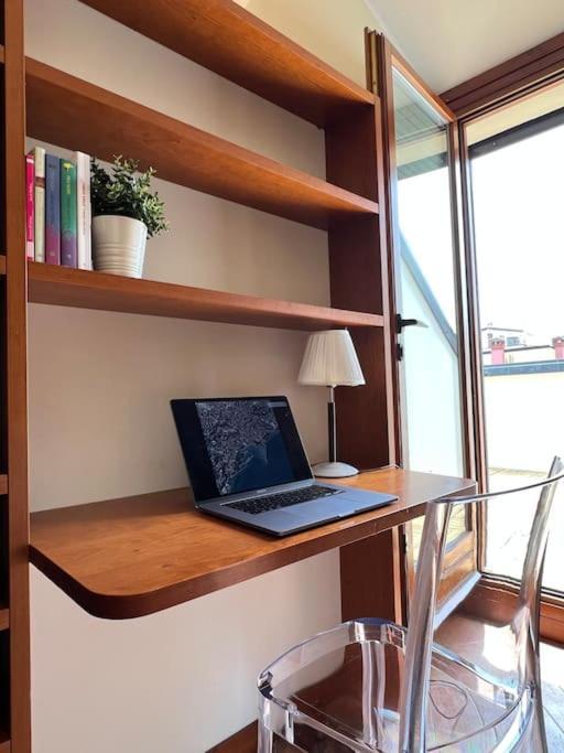Ferienwohnung Attico In Piazza Matteotti Desenzano del Garda Exterior foto